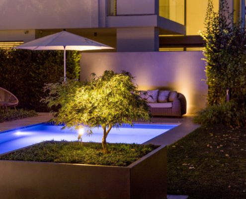 Poolbeleuchtung am Abend Poolbeleuchtung am Abend