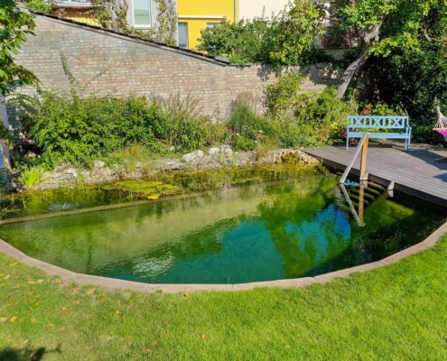 Schwimmteichgarten nach der Umgestaltung