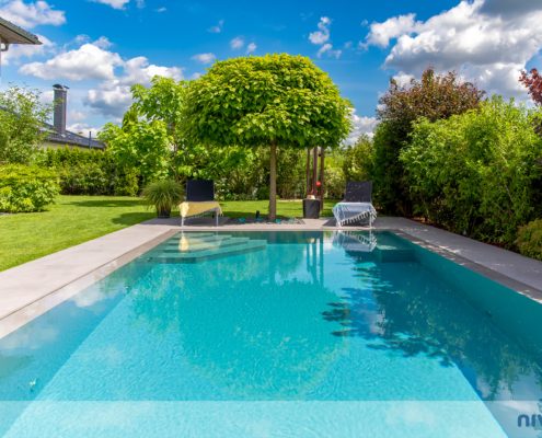 NIVEKO Overflow Advance eine Wasserfläche im Pool