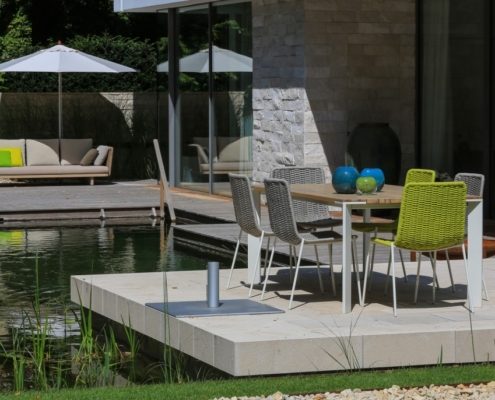 intimer Garten mit engem Bezug zu Wasser Garten mit engem Bezug zu Wasser