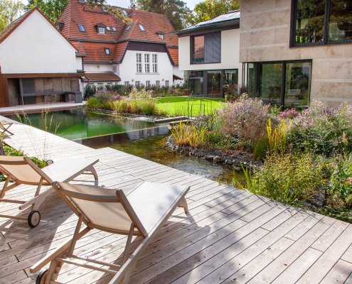 Gartengestaltung Terrasse am Schwimmteich